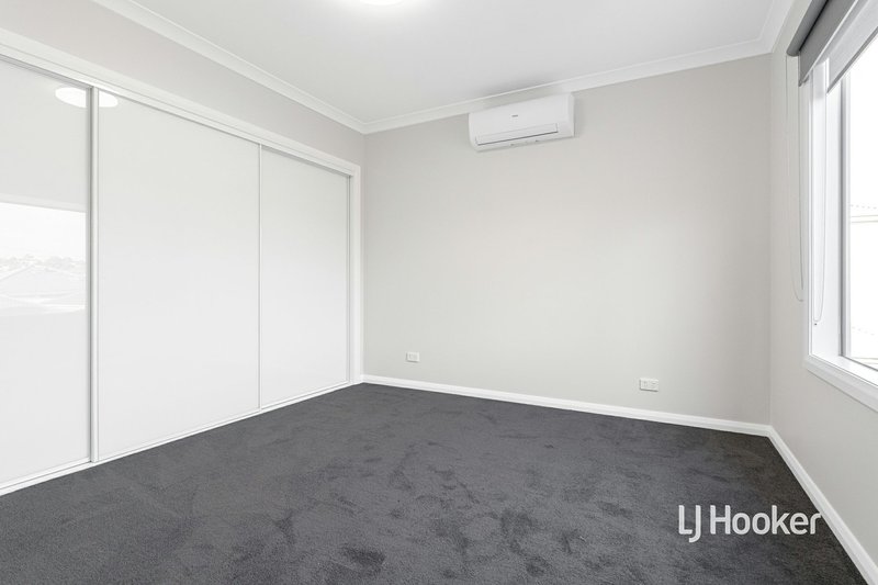 Photo - 2/20 Yaraan Street, Bell Park VIC 3215 - Image 5