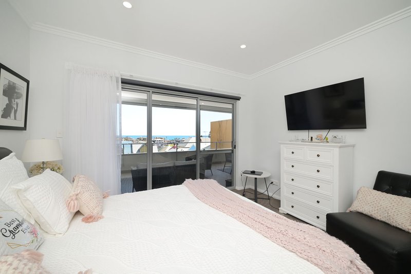 Photo - 2/201 Anchorage Drive, Mindarie WA 6030 - Image 11