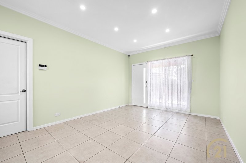 Photo - 2/202-204 Ware Street, Fairfield NSW 2165 - Image 2