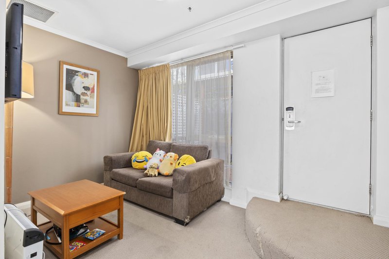 Photo - 220/2 Akuna Street, City ACT 2601 - Image 2