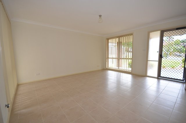 Photo - 2/202 Cornelia Road, Toongabbie NSW 2146 - Image 3