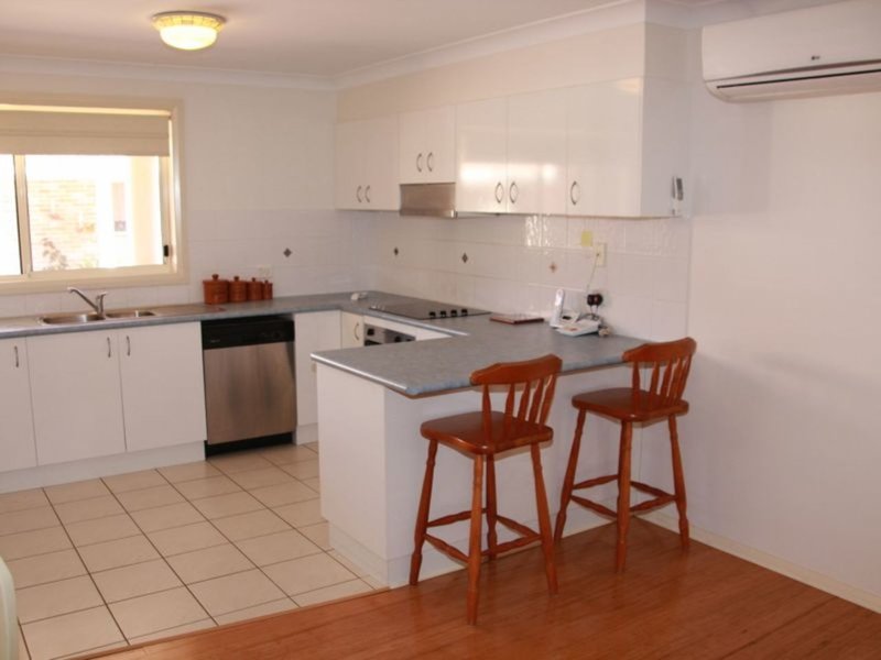 Photo - 2/202 Oxley Hwy , Port Macquarie NSW 2444 - Image 2