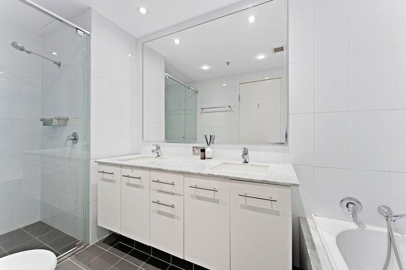 Photo - 2202/11 Railway Street, Chatswood NSW 2067 - Image 5