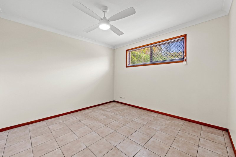 Photo - 2/203 Central Street, Labrador QLD 4215 - Image 5