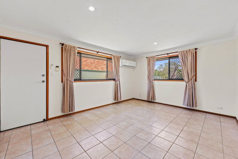 Photo - 2/203 Central Street, Labrador QLD 4215 - Image 6