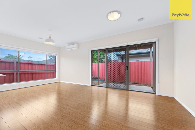 Photo - 2/204 Alfrieda Street, St Albans VIC 3021 - Image 5