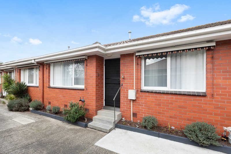 Photo - 2/204 Warrigal Road, Cheltenham VIC 3192 - Image 4