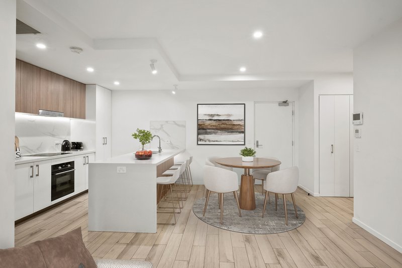 Photo - 2204/1 Stuartholme Road, Bardon QLD 4065 - Image 4