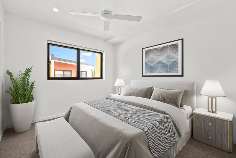 Photo - 2204/1 Stuartholme Road, Bardon QLD 4065 - Image 10