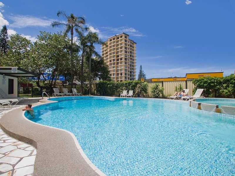 Photo - 2204/3422 Gold Coast Hwy , Surfers Paradise QLD 4217 - Image 3