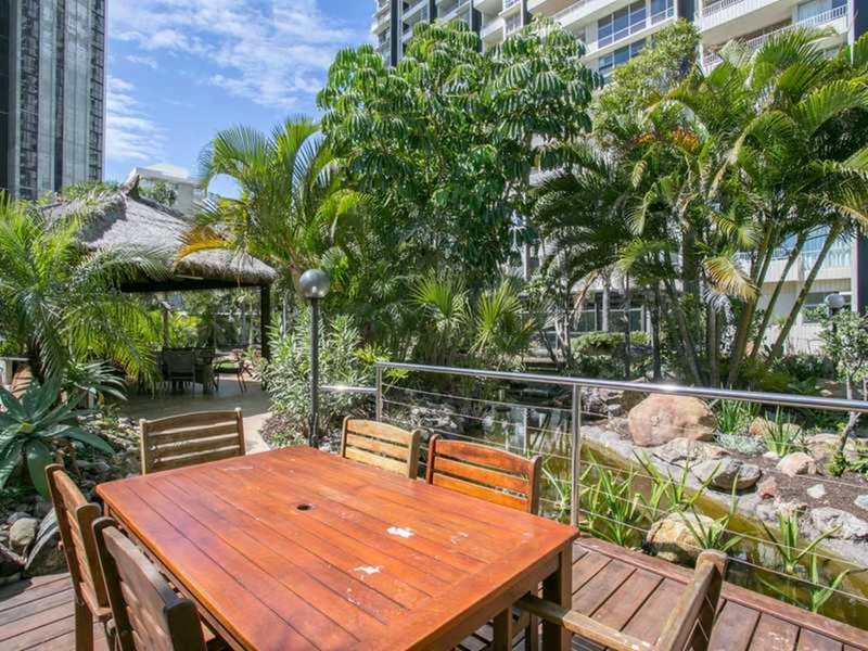 Photo - 2204/3422 Gold Coast Hwy , Surfers Paradise QLD 4217 - Image 11