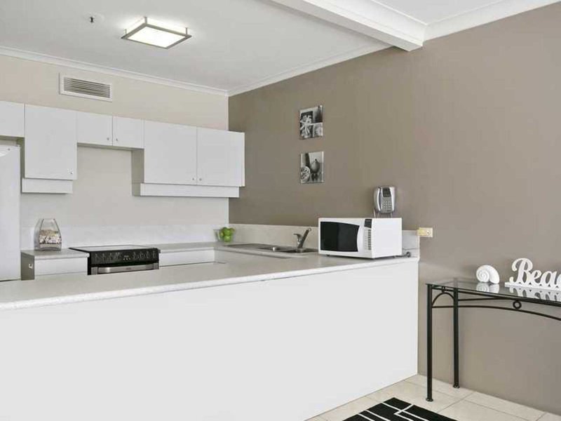 Photo - 2204/3422 Gold Coast Hwy , Surfers Paradise QLD 4217 - Image 16