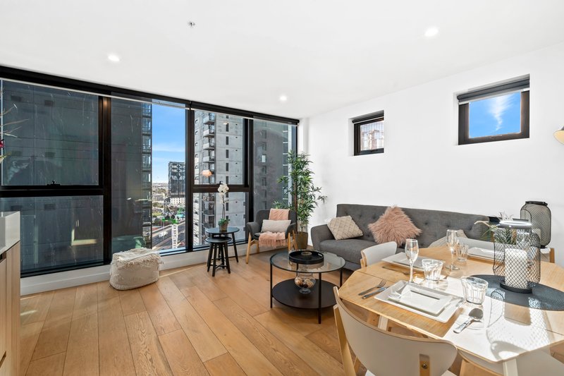 Photo - 2204/58 Clarke Street, Southbank VIC 3006 - Image 3