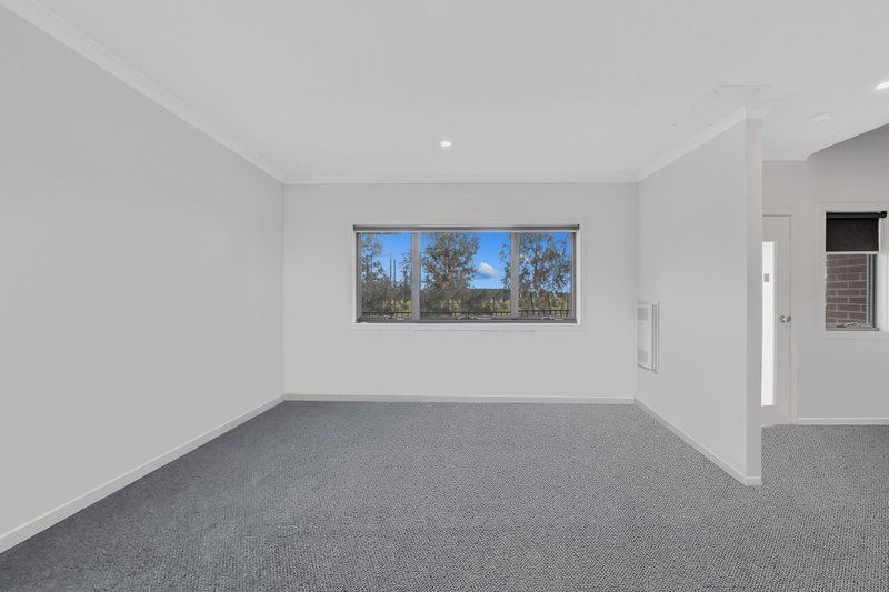 Photo - 2/205 James Mirams Drive, Roxburgh Park VIC 3064 - Image 5