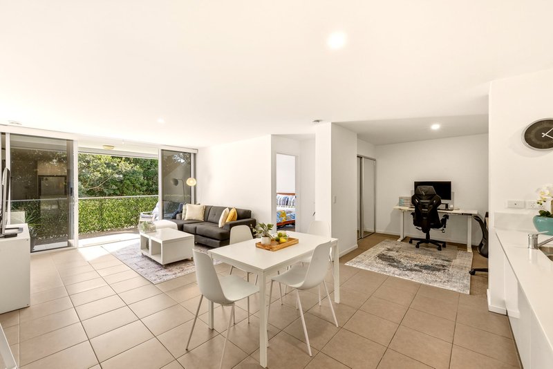 Photo - 2205/1-7 Waterford Court, Bundall QLD 4217 - Image 6