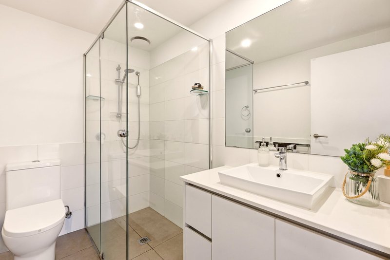 Photo - 2205/1-7 Waterford Court, Bundall QLD 4217 - Image 19
