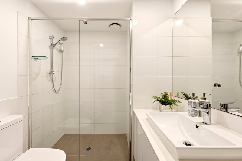 Photo - 2205/1-7 Waterford Court, Bundall QLD 4217 - Image 20