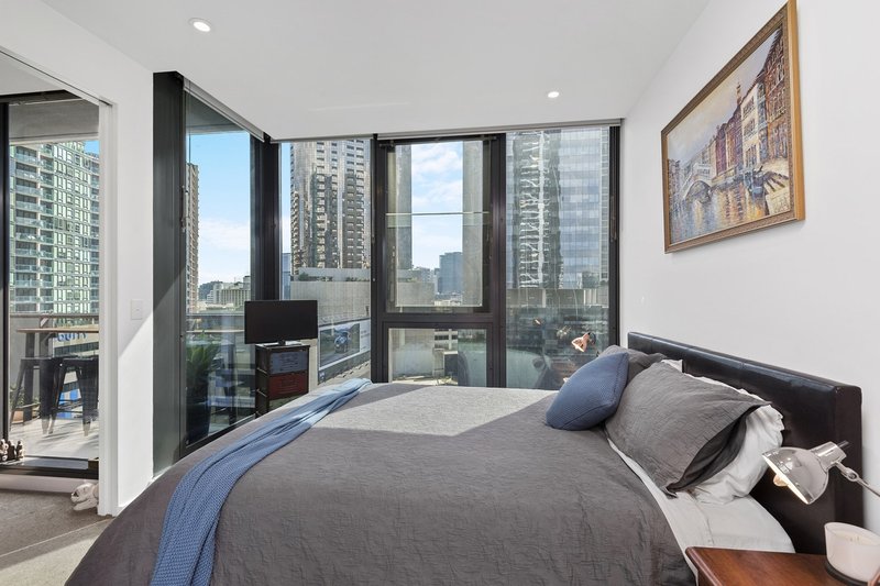 Photo - 2206/151 City Rd , Southbank VIC 3006 - Image 6