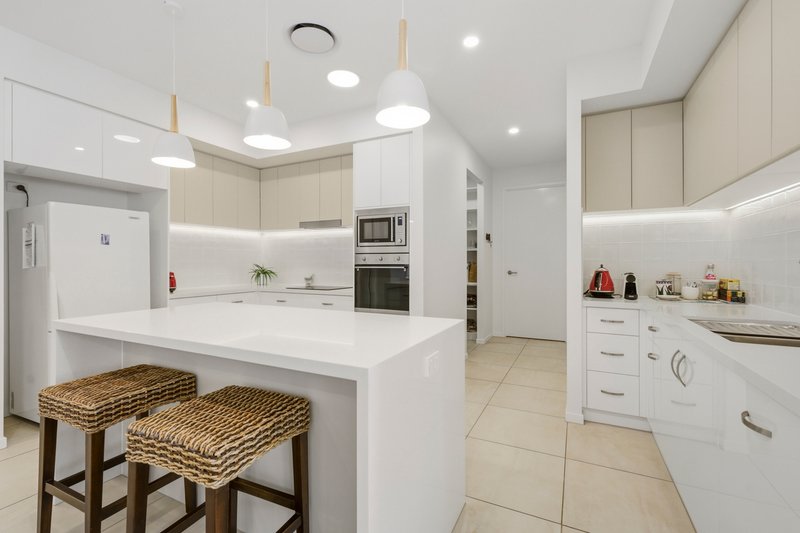 Photo - 220/75 Highgrove Drive, Highfields QLD 4352 - Image 2
