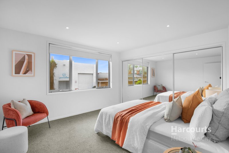 Photo - 2/208 Albion Street, Brunswick VIC 3056 - Image 4