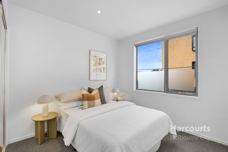 Photo - 2/208 Albion Street, Brunswick VIC 3056 - Image 5