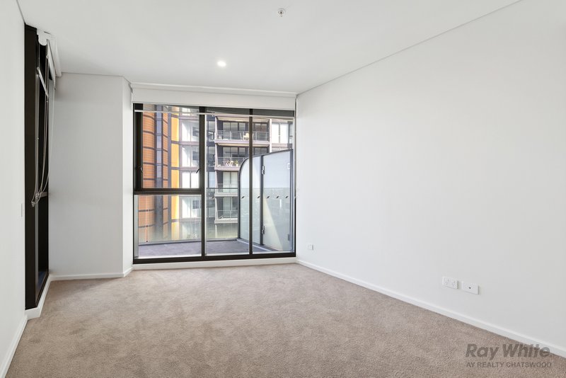 Photo - 2208/500 Pacific Highway, St Leonards NSW 2065 - Image 4