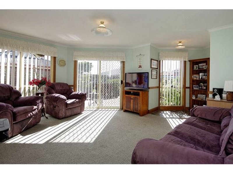 Photo - 2/209 William Street, Devonport TAS 7310 - Image 2