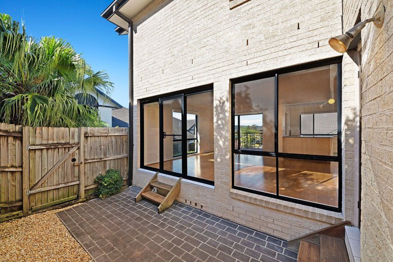 Photo - 2/21-23 Henry Parry Drive, East Gosford NSW 2250 - Image 9