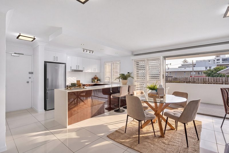 Photo - 2/21 Albatross Avenue, Mermaid Beach QLD 4218 - Image 7