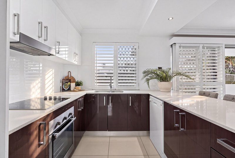 Photo - 2/21 Albatross Avenue, Mermaid Beach QLD 4218 - Image 10