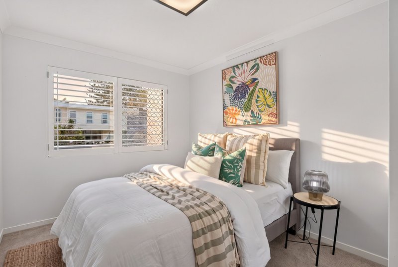 Photo - 2/21 Albatross Avenue, Mermaid Beach QLD 4218 - Image 17