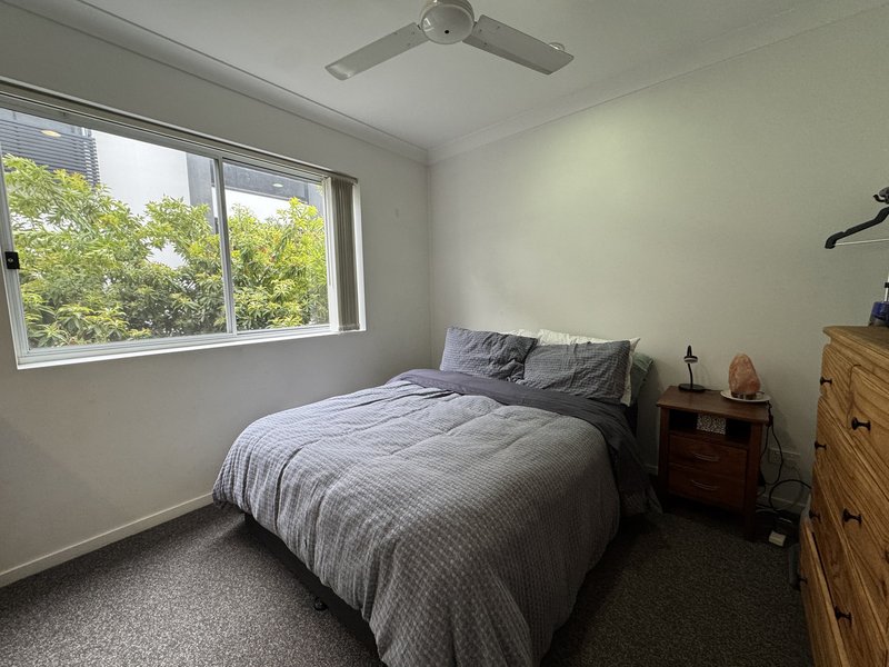 Photo - 2/21 Ashmore Street, Everton Park QLD 4053 - Image 8