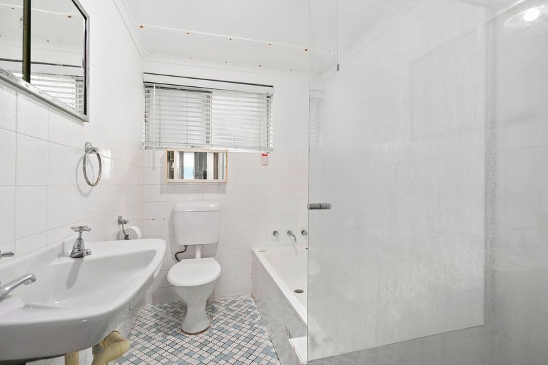 Photo - 2/21 Campbell Street, Wollongong NSW 2500 - Image 5