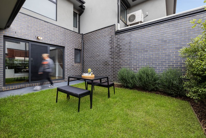 Photo - 2/21 Clovelly Avenue, Glenroy VIC 3046 - Image 15