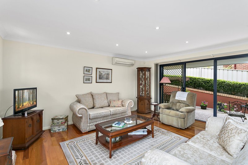 Photo - 2/21 Cochrane Street, West Wollongong NSW 2500 - Image 2