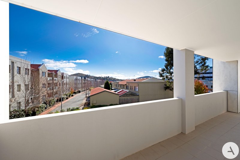 Photo - 22/1 Cowlishaw Street, Greenway ACT 2900 - Image 8