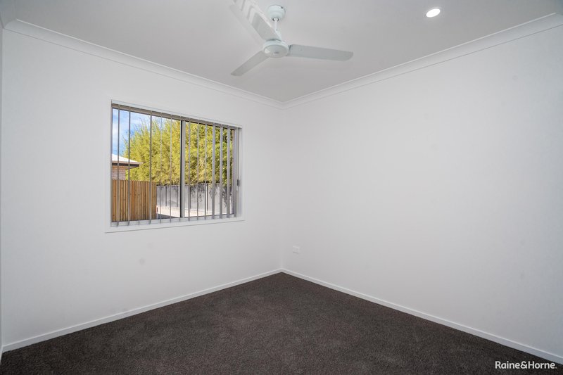 Photo - 2/21 Cunningham Street, Torquay QLD 4655 - Image 3