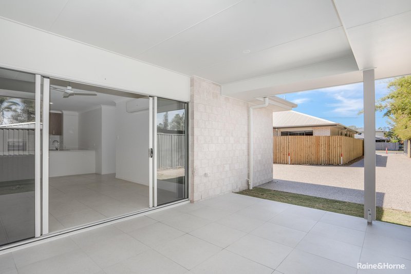 Photo - 2/21 Cunningham Street, Torquay QLD 4655 - Image 12