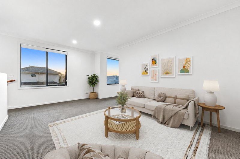 Photo - 2/21 David Street, Noble Park VIC 3174 - Image 1
