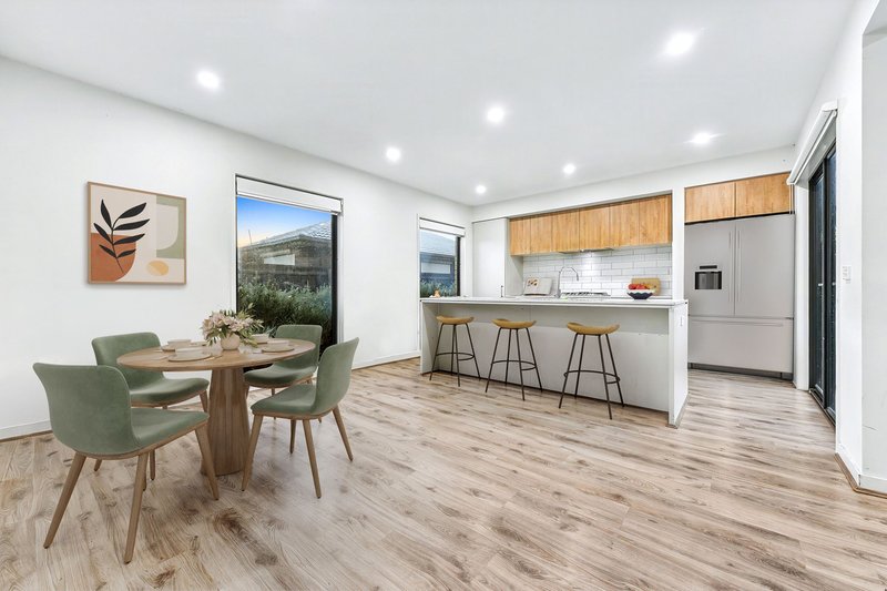 Photo - 2/21 David Street, Noble Park VIC 3174 - Image 2