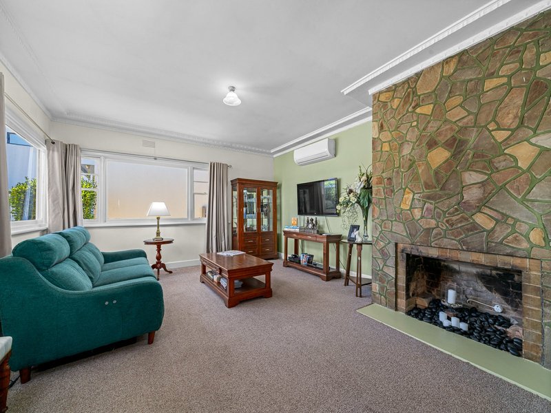 Photo - 2/21 Evans Street, Wangaratta VIC 3677 - Image 2