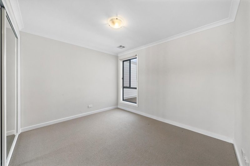 Photo - 22/1 Gifford Street, Coombs ACT 2611 - Image 9