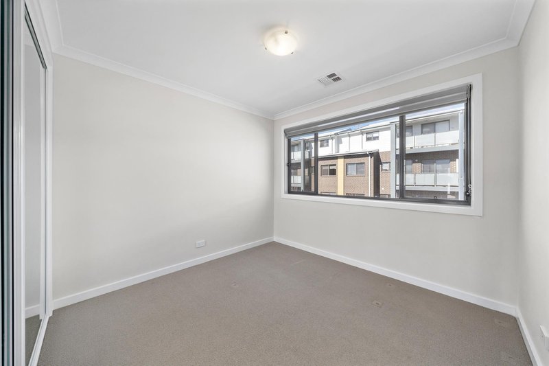 Photo - 22/1 Gifford Street, Coombs ACT 2611 - Image 10