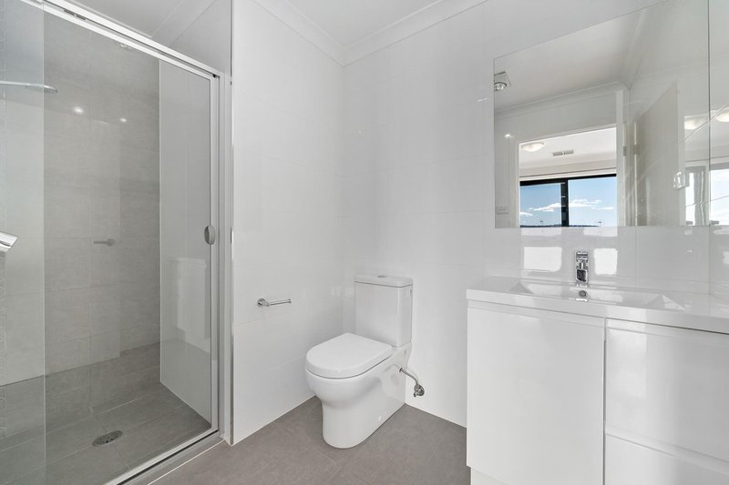 Photo - 22/1 Gifford Street, Coombs ACT 2611 - Image 11