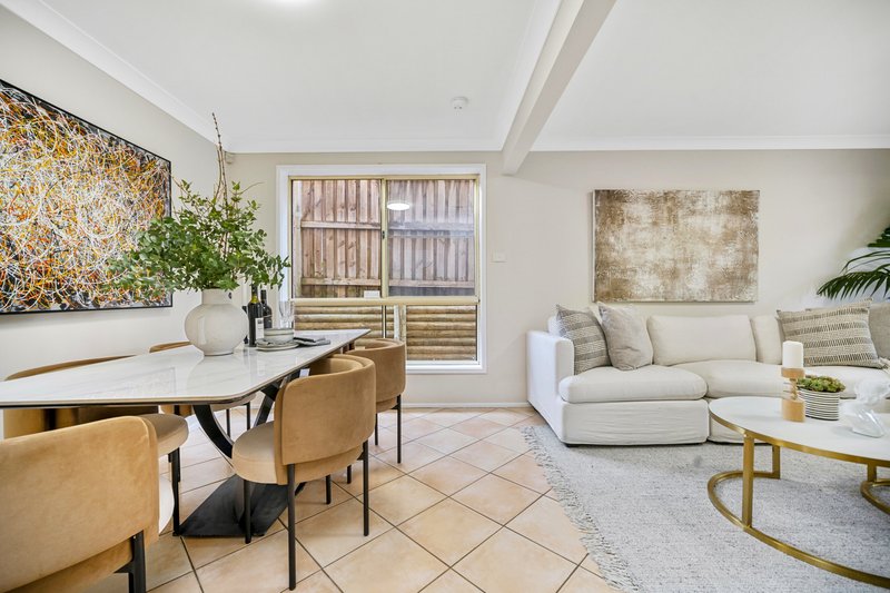 Photo - 2/21 Highclere Place, Castle Hill NSW 2154 - Image 8