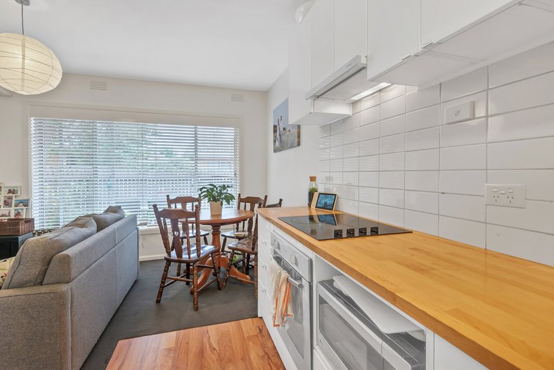 Photo - 2/21 Hobart Road, Murrumbeena VIC 3163 - Image 7