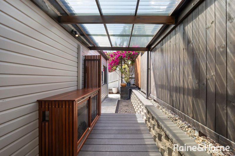 Photo - 2/21 Indooroopilly Road, Taringa QLD 4068 - Image 8