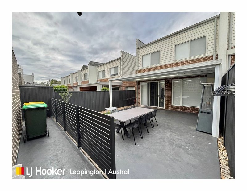 Photo - 221 Jamboree Avenue, Leppington NSW 2179 - Image 10