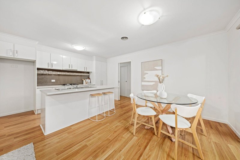 Photo - 2/21 James Street, Frankston VIC 3199 - Image 3