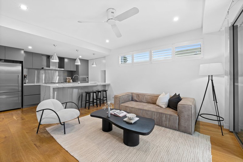 Photo - 2/21 Jamieson Street, Bulimba QLD 4171 - Image 3